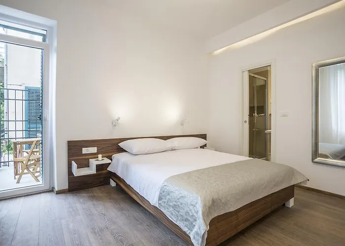 Luxury Accommodation Marino